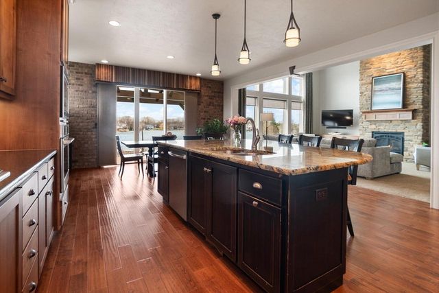 2949 SEAFARER WAY, Suamico, WI 54173