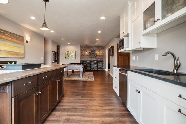2949 SEAFARER WAY, Suamico, WI 54173
