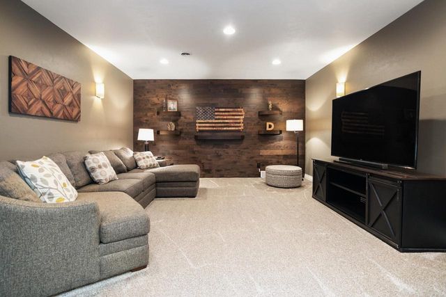 2949 SEAFARER WAY, Suamico, WI 54173