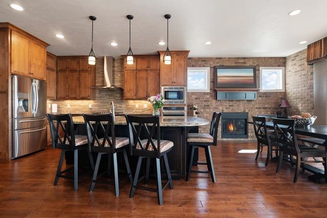 2949 SEAFARER WAY, Suamico, WI 54173