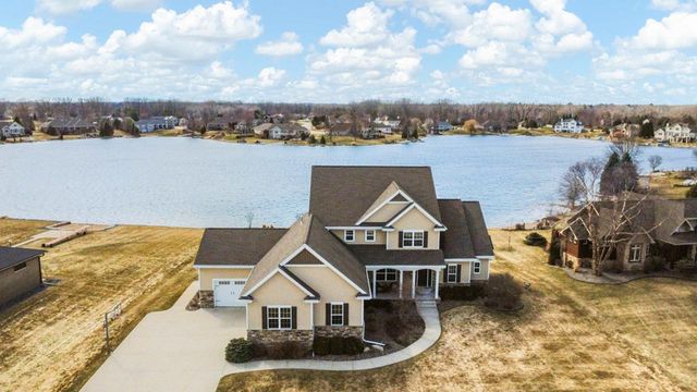 2949 SEAFARER WAY, Suamico, WI 54173