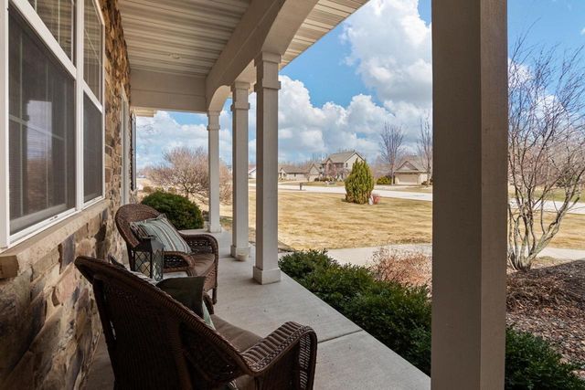 2949 SEAFARER WAY, Suamico, WI 54173