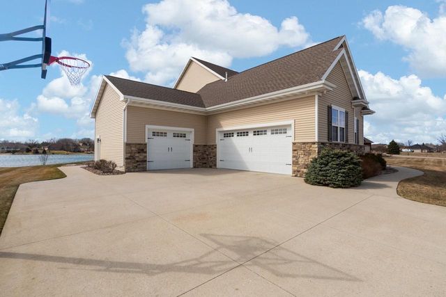 2949 SEAFARER WAY, Suamico, WI 54173