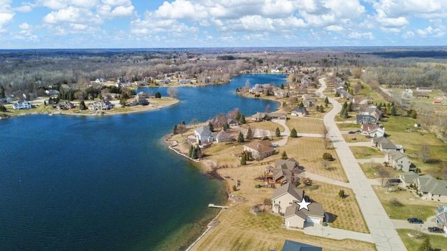 2949 SEAFARER WAY, Suamico, WI 54173