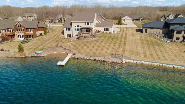 2949 SEAFARER WAY, Suamico, WI 54173