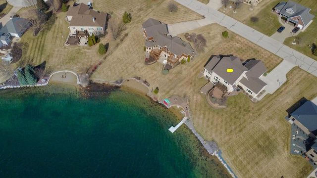 2949 SEAFARER WAY, Suamico, WI 54173