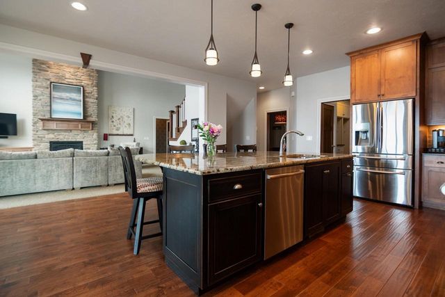 2949 SEAFARER WAY, Suamico, WI 54173