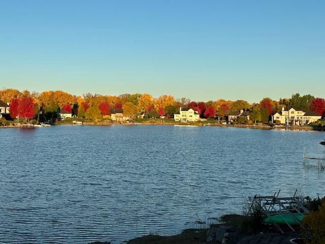 2949 SEAFARER WAY, Suamico, WI 54173