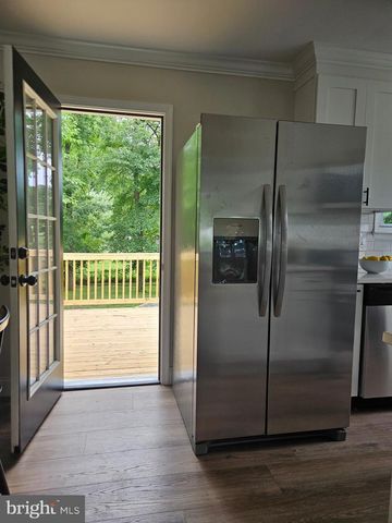 2023 MIDDLEBOROUGH RD, Baltimore, MD 21221