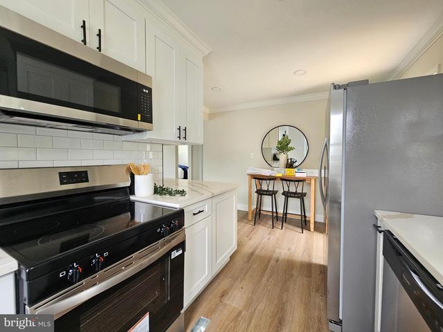 2023 MIDDLEBOROUGH RD, Baltimore, MD 21221