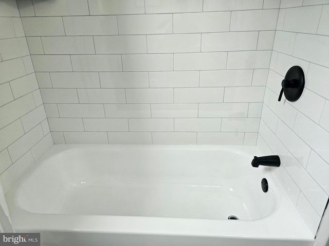 2023 MIDDLEBOROUGH RD, Baltimore, MD 21221