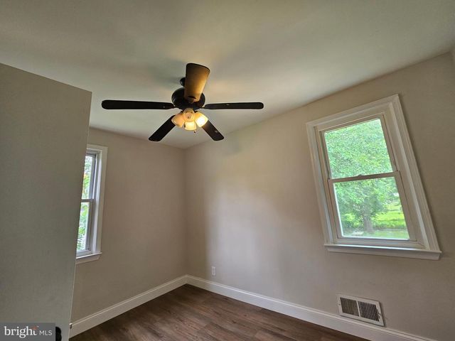 2023 MIDDLEBOROUGH RD, Baltimore, MD 21221