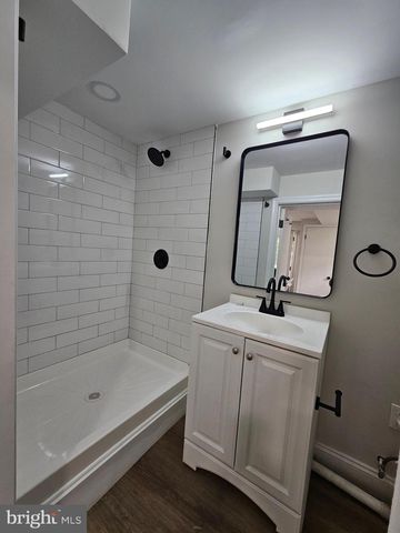 2023 MIDDLEBOROUGH RD, Baltimore, MD 21221