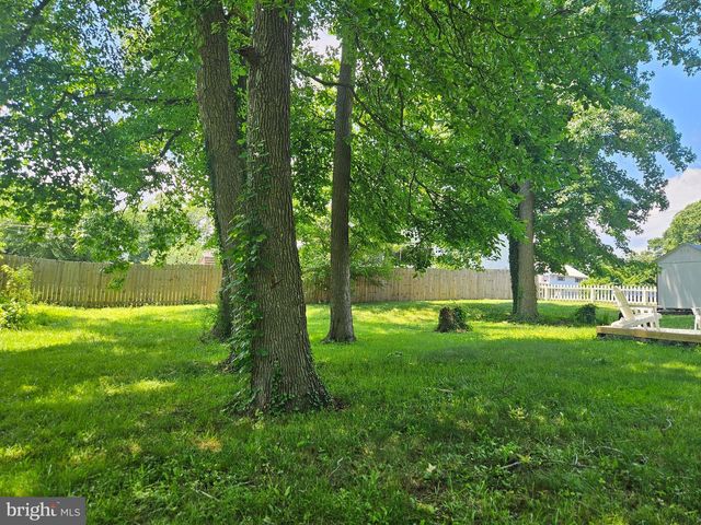2023 MIDDLEBOROUGH RD, Baltimore, MD 21221