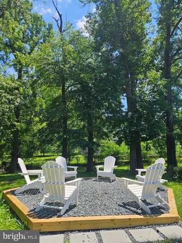 2023 MIDDLEBOROUGH RD, Baltimore, MD 21221
