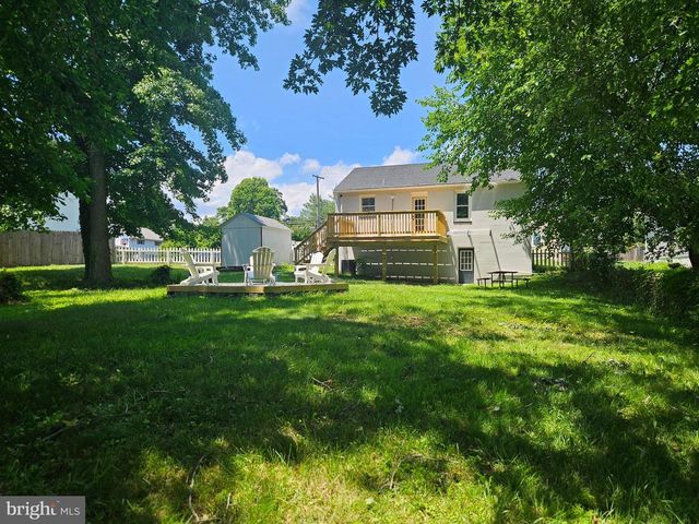 2023 MIDDLEBOROUGH RD, Baltimore, MD 21221