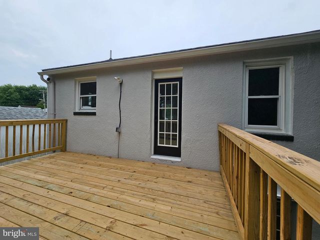 2023 MIDDLEBOROUGH RD, Baltimore, MD 21221