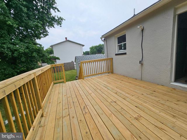 2023 MIDDLEBOROUGH RD, Baltimore, MD 21221
