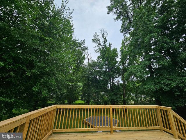 2023 MIDDLEBOROUGH RD, Baltimore, MD 21221