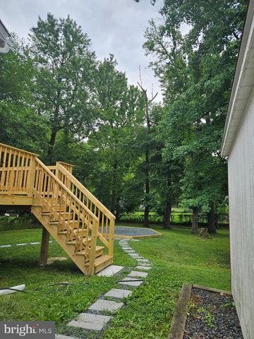 2023 MIDDLEBOROUGH RD, Baltimore, MD 21221