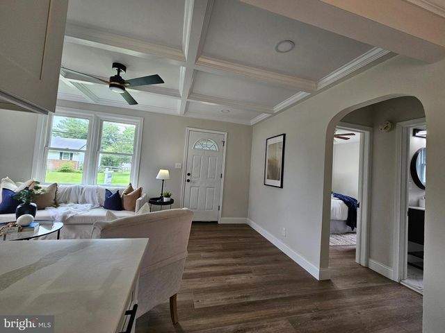 2023 MIDDLEBOROUGH RD, Baltimore, MD 21221