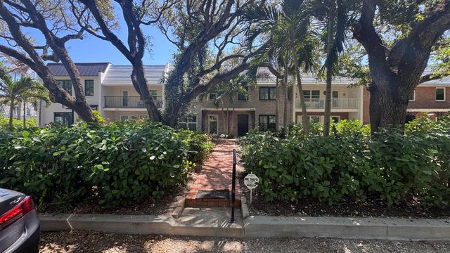 2704 Cardinal Drive, Vero Beach, FL 32963