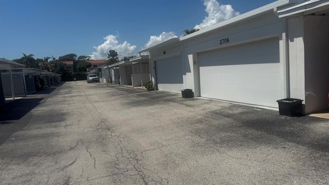 2704 Cardinal Drive, Vero Beach, FL 32963