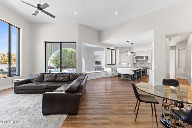 7130 E BELMONT Avenue, Paradise Valley, AZ 85253