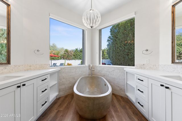 7130 E BELMONT Avenue, Paradise Valley, AZ 85253