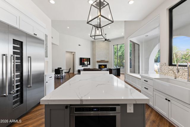 7130 E BELMONT Avenue, Paradise Valley, AZ 85253