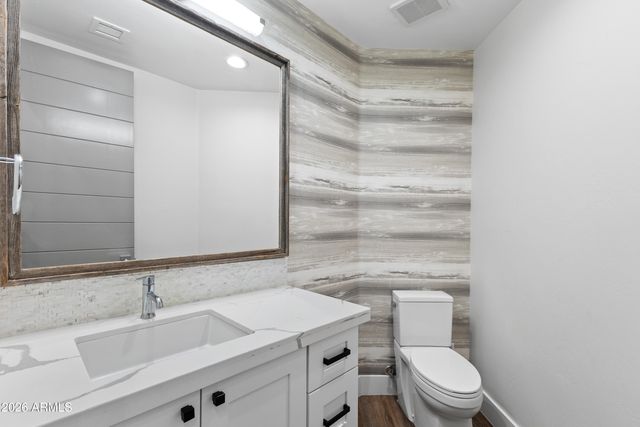 7130 E BELMONT Avenue, Paradise Valley, AZ 85253