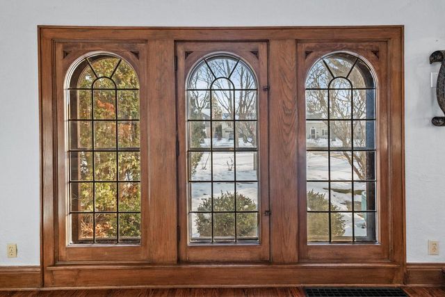 740 E Lexington BOULEVARD, Whitefish Bay, WI 53217