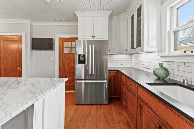 740 E Lexington BOULEVARD, Whitefish Bay, WI 53217