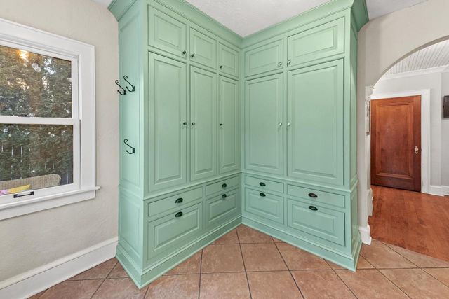 740 E Lexington BOULEVARD, Whitefish Bay, WI 53217