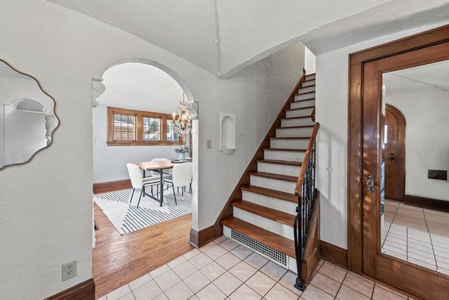 740 E Lexington BOULEVARD, Whitefish Bay, WI 53217