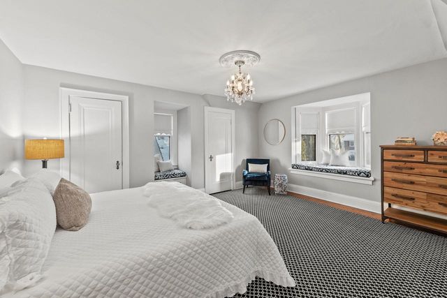 740 E Lexington BOULEVARD, Whitefish Bay, WI 53217