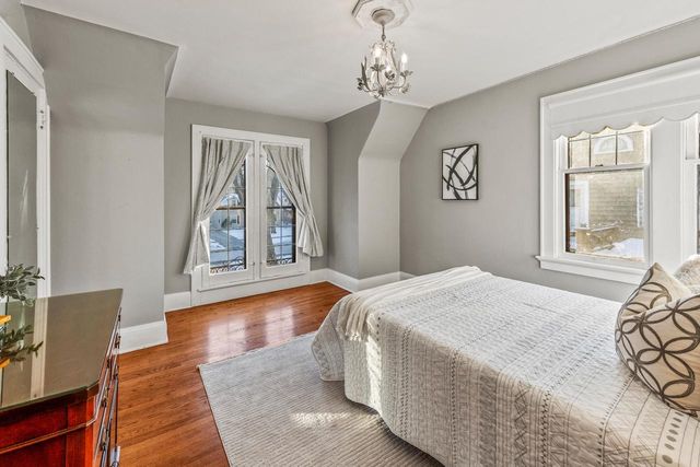 740 E Lexington BOULEVARD, Whitefish Bay, WI 53217