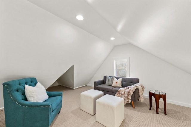 740 E Lexington BOULEVARD, Whitefish Bay, WI 53217