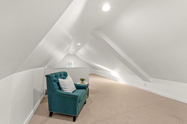 740 E Lexington BOULEVARD, Whitefish Bay, WI 53217