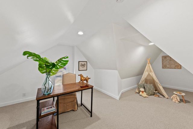 740 E Lexington BOULEVARD, Whitefish Bay, WI 53217