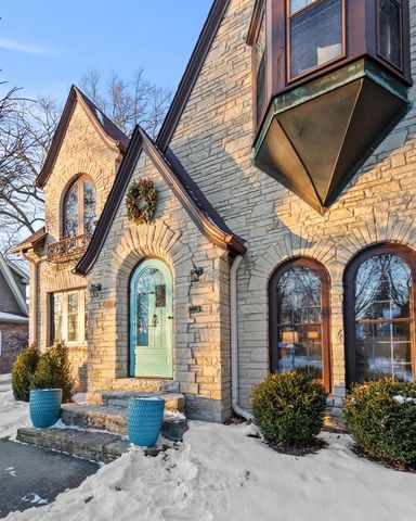 740 E Lexington BOULEVARD, Whitefish Bay, WI 53217