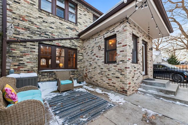 740 E Lexington BOULEVARD, Whitefish Bay, WI 53217