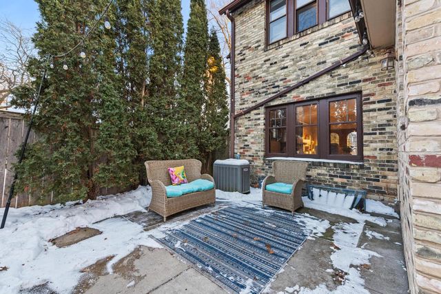 740 E Lexington BOULEVARD, Whitefish Bay, WI 53217