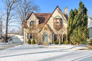 740 E Lexington BOULEVARD, Whitefish Bay, WI 53217