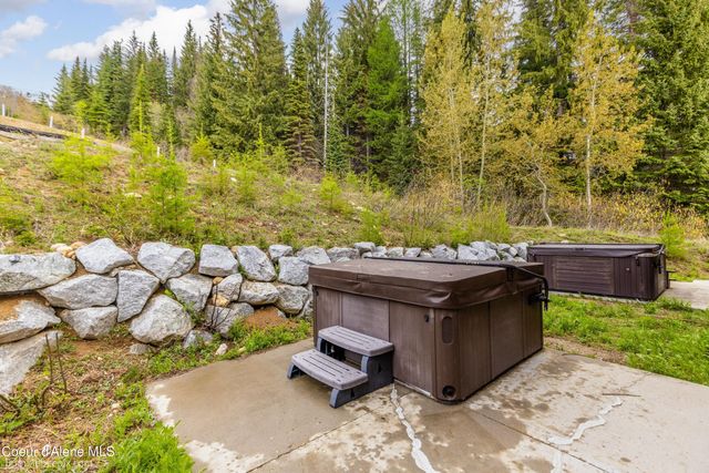 126 Chutes Ln, Sandpoint, ID 83864