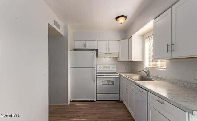 3605 W BETHANY HOME Road 2, Phoenix, AZ 85019