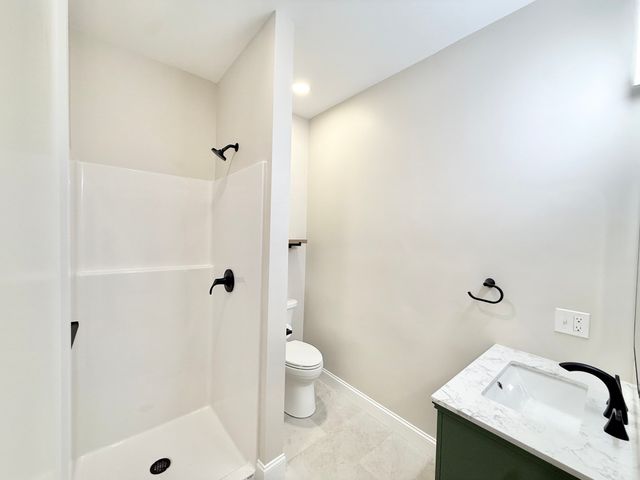 33 Tyng Road, Tyngsborough, MA 01879