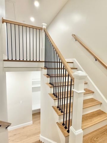 33 Tyng Road, Tyngsborough, MA 01879