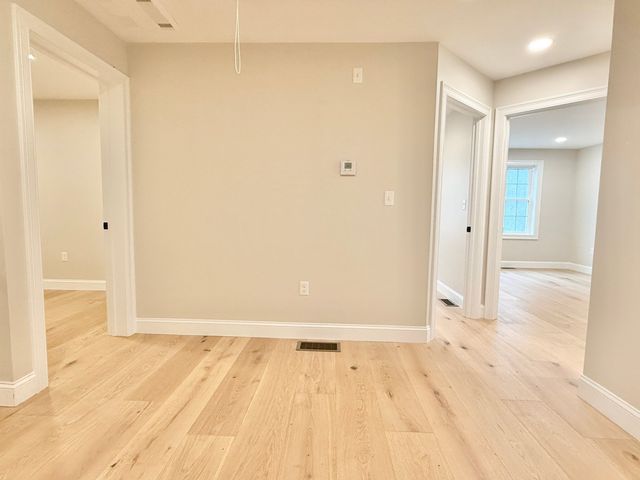 33 Tyng Road, Tyngsborough, MA 01879