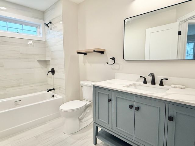 33 Tyng Road, Tyngsborough, MA 01879